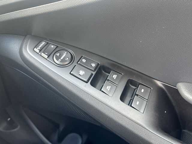 Hyundai Ioniq 1.6 GDi Hybrid Premium 5dr DCT