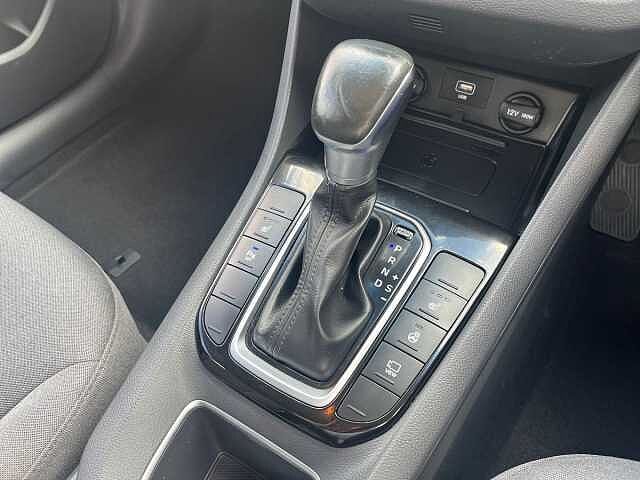 Hyundai Ioniq 1.6 GDi Hybrid Premium 5dr DCT