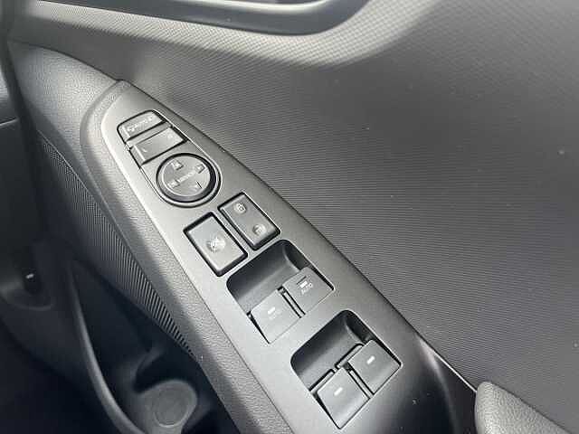 Hyundai Ioniq 1.6 GDi Hybrid Premium SE 5dr DCT