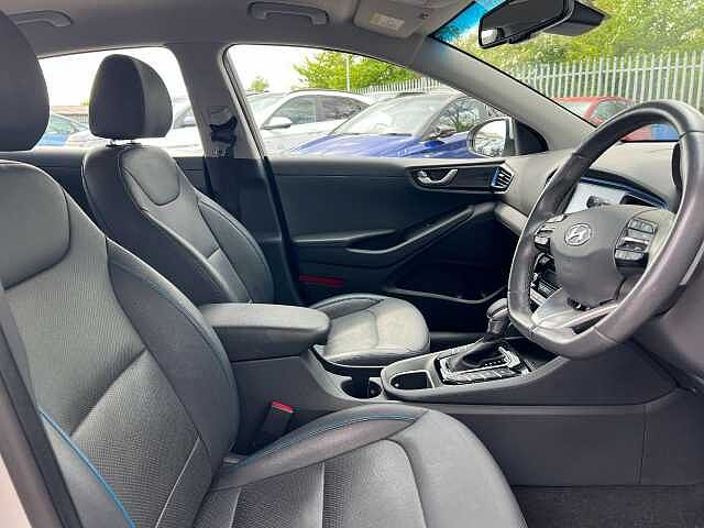 Hyundai IONIQ 1.6 GDi Plug-in Hybrid Premium SE 5dr DCT Silver