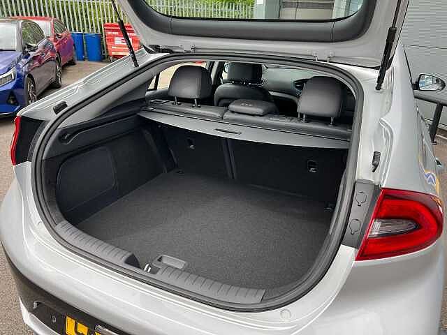Hyundai IONIQ 1.6 GDi Plug-in Hybrid Premium SE 5dr DCT Silver
