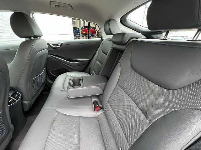 Hyundai IONIQ 1.6 GDi Plug-in Hybrid Premium SE 5dr DCT Silver