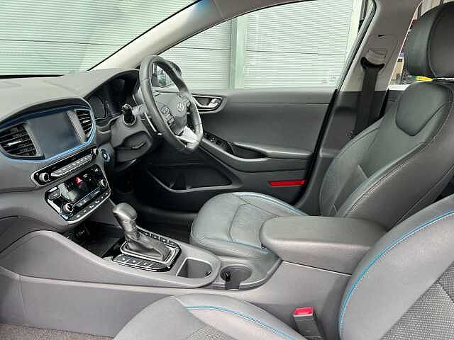 Hyundai IONIQ 1.6 GDi Plug-in Hybrid Premium SE 5dr DCT Silver