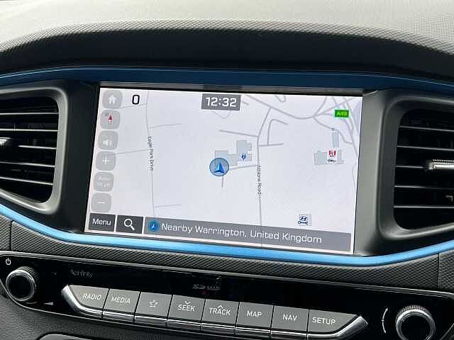 Hyundai IONIQ 1.6 GDi Plug-in Hybrid Premium SE 5dr DCT Silver