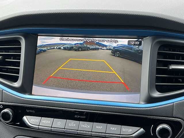 Hyundai IONIQ 1.6 GDi Plug-in Hybrid Premium SE 5dr DCT Silver