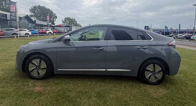 Hyundai IONIQ 1.6 GDi Hybrid Premium 5dr DCT