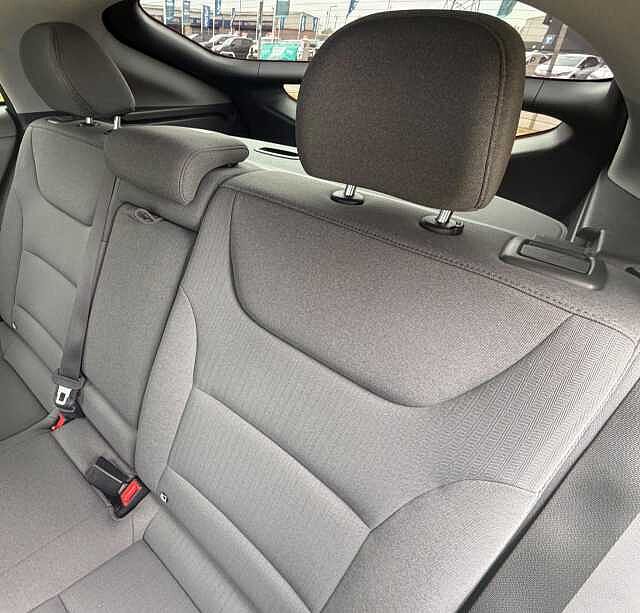Hyundai IONIQ 1.6 GDi Hybrid Premium 5dr DCT
