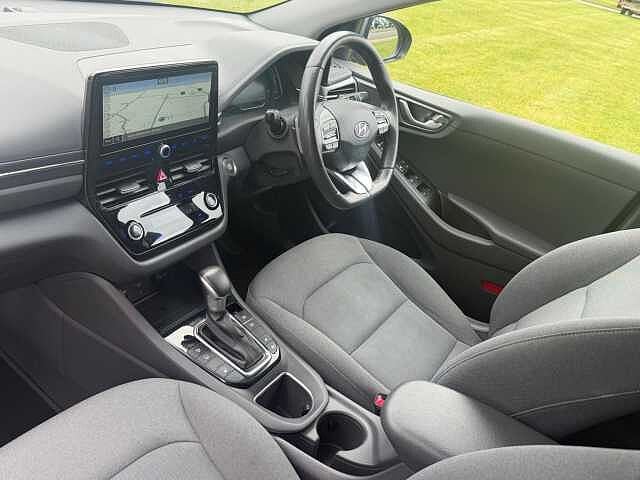 Hyundai IONIQ 1.6 GDi Hybrid Premium 5dr DCT