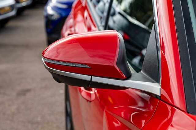 Hyundai TUCSON 1.6 TGDi 48V MHD 180 Ultimate 5dr 4WD DCT Red