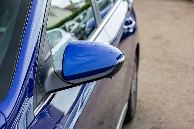 Hyundai IONIQ 1.6 GDi Hybrid Premium 5dr DCT Blue