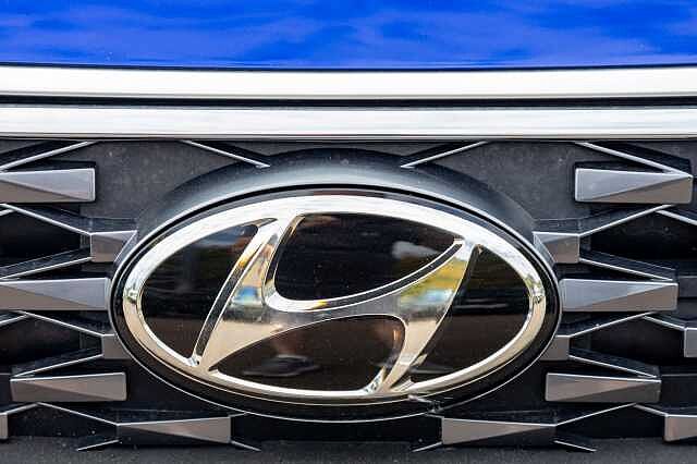 Hyundai IONIQ 1.6 GDi Hybrid Premium 5dr DCT Blue