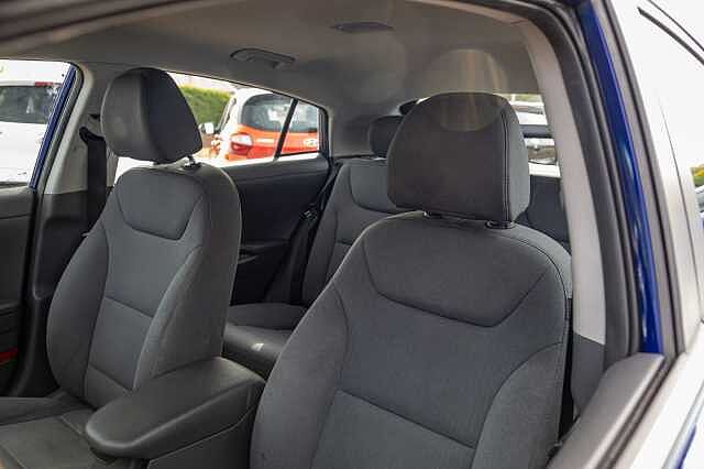 Hyundai IONIQ 1.6 GDi Hybrid Premium 5dr DCT Blue