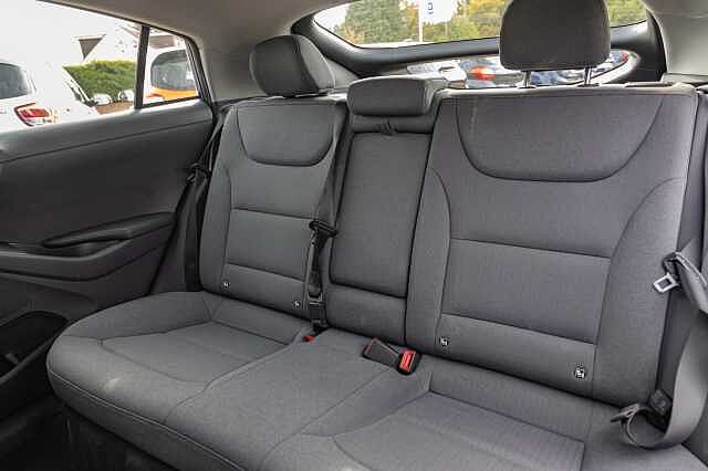 Hyundai IONIQ 1.6 GDi Hybrid Premium 5dr DCT Blue