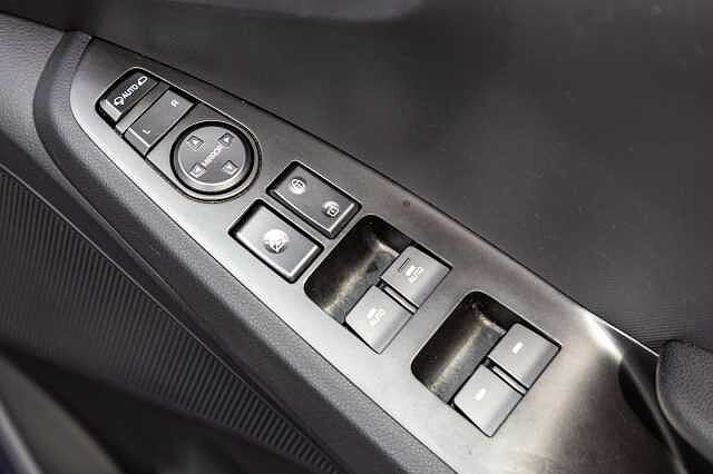 Hyundai IONIQ 1.6 GDi Hybrid Premium 5dr DCT Blue