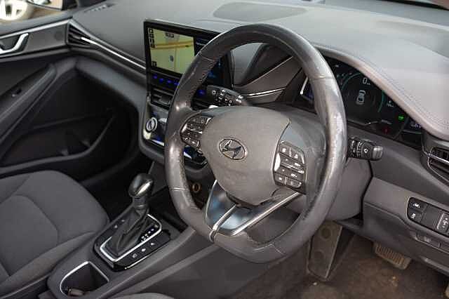 Hyundai IONIQ 1.6 GDi Hybrid Premium 5dr DCT Blue