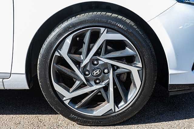 Hyundai I20 1.0T GDi 48V MHD Premium 5dr DCT White