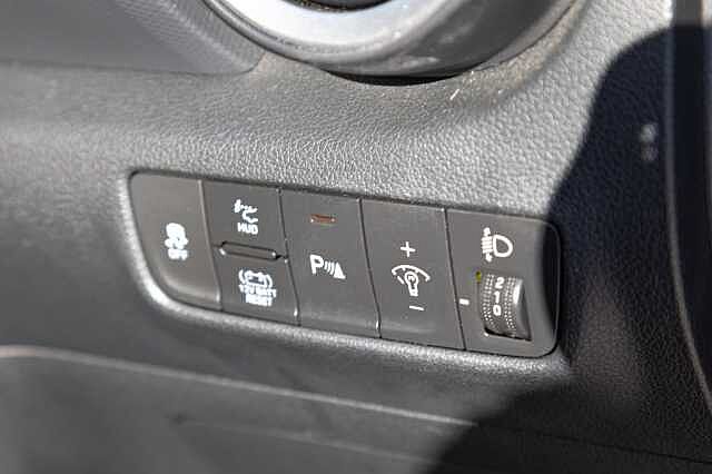 Hyundai KONA 1.6 GDi Hybrid Ultimate 5dr DCT Black