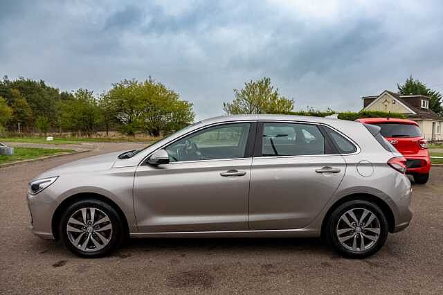 Hyundai I30 1.0T GDI SE Nav 5dr Beige