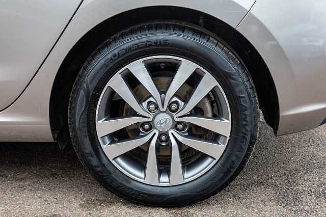 Hyundai I30 1.0T GDI SE Nav 5dr Beige