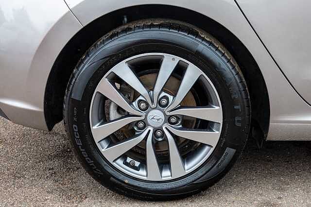 Hyundai I30 1.0T GDI SE Nav 5dr Beige