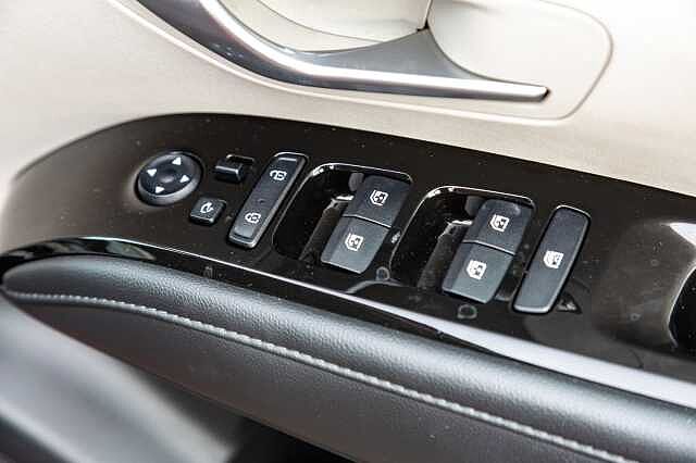 Hyundai TUCSON 1.6 TGDi Hybrid 230 Premium 5dr 2WD Auto Red