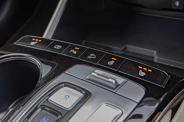 Hyundai TUCSON 1.6 TGDi Hybrid 230 Premium 5dr 2WD Auto Red