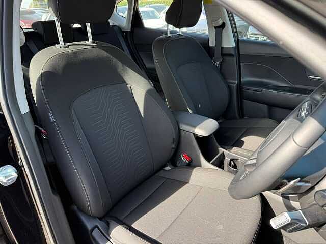 Hyundai KONA 1.6T 138 Advance 5dr DCT Black