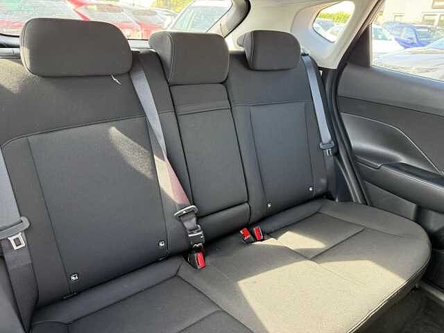 Hyundai KONA 1.6T 138 Advance 5dr DCT Black