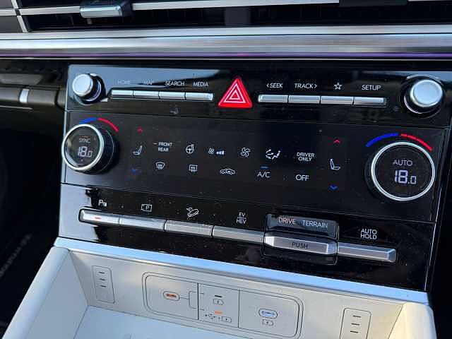Hyundai SANTA FE 1.6 TGDi Plug-in Hybrid Ultimate 5dr 4WD Auto