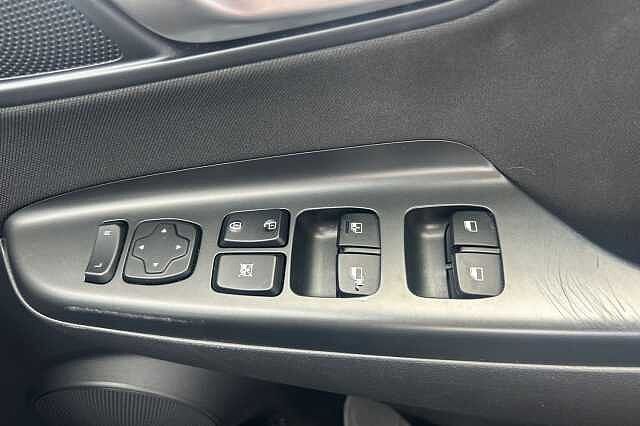 Hyundai KONA 1.0 TGDi 48V MHEV SE Connect 5dr White