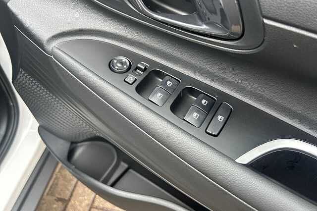 Hyundai BAYON 1.0 TGDi [90] Tech Line 5dr DCT White