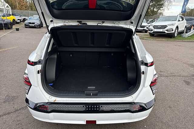 Hyundai KONA 160kW Advance 65kWh 5dr Auto White
