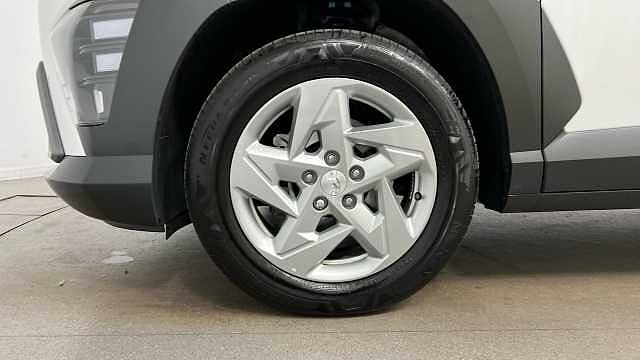 Hyundai KONA 1.6 T-GDi Advance SUV 5dr Petrol DCT Euro 6 (s/s) (138 ps) Atlas White