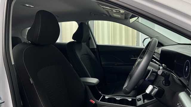 Hyundai KONA 1.6 T-GDi Advance SUV 5dr Petrol DCT Euro 6 (s/s) (138 ps) Atlas White