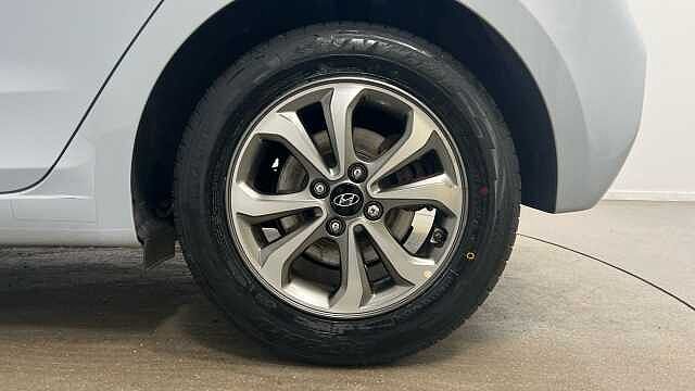 Hyundai I20 1.2 SE Launch Edition Hatchback 5dr Petrol Manual Euro 6 (s/s) (84 ps) Grey