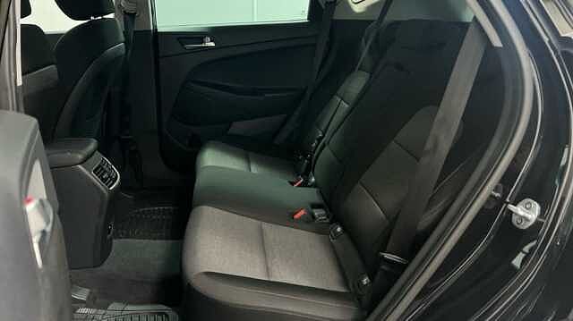 Hyundai TUCSON 1.6 GDi SE Nav SUV 5dr Petrol Manual Euro 6 (s/s) (132 ps) Black