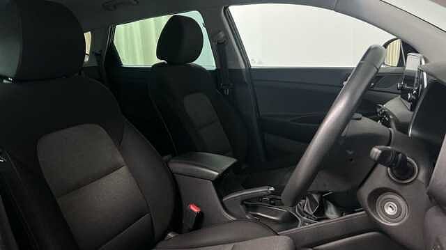 Hyundai TUCSON 1.6 GDi SE Nav SUV 5dr Petrol Manual Euro 6 (s/s) (132 ps) Black