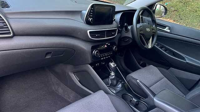 Hyundai TUCSON 1.6 GDi SE Nav SUV 5dr Petrol Manual Euro 6 (s/s) (132 ps) White