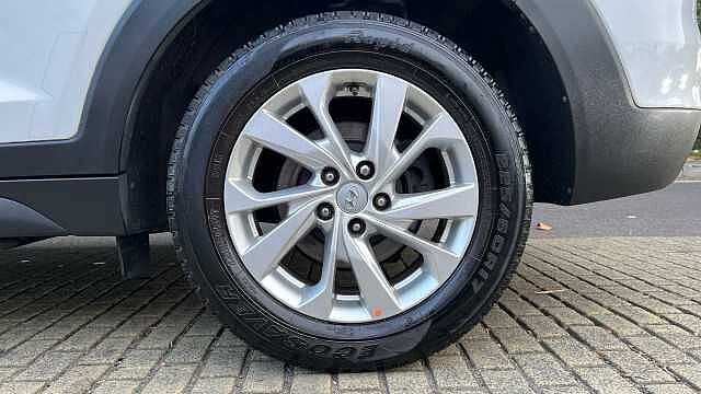 Hyundai TUCSON 1.6 GDi SE Nav SUV 5dr Petrol Manual Euro 6 (s/s) (132 ps) White