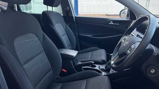 Hyundai TUCSON 1.6 GDi SE Nav SUV 5dr Petrol Manual Euro 6 (s/s) (132 ps) White