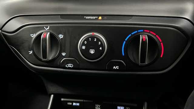 Hyundai I20 1.0 T-GDi MHEV SE Connect Hatchback 5dr Petrol Hybrid Manual Euro 6 (s/s) (100 p Blue