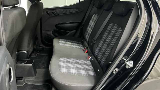Hyundai I10 1.0 Premium Hatchback 5dr Petrol Auto Euro 6 (s/s) (67 ps) Black