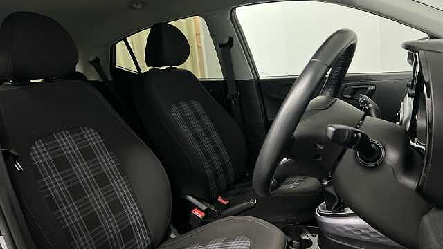 Hyundai I10 1.0 Premium Hatchback 5dr Petrol Auto Euro 6 (s/s) (67 ps) Black