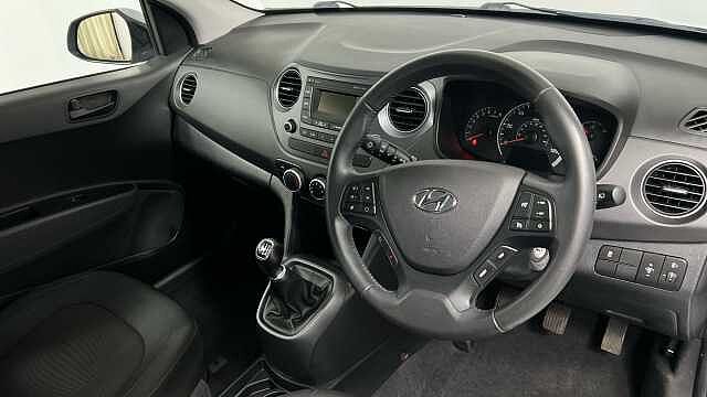 Hyundai i10 1.0 SE Hatchback 5dr Petrol Manual Euro 6 (67 ps)