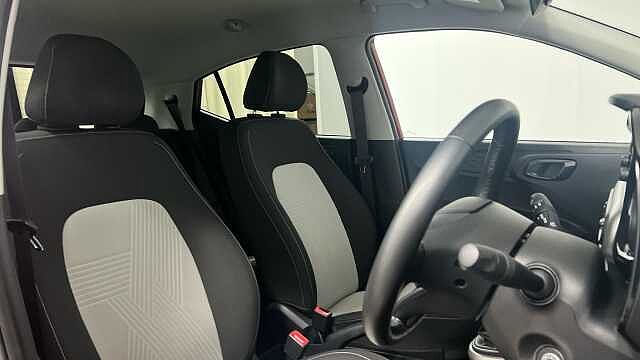 Hyundai I10 1.0 Premium Hatchback 5dr Petrol Auto Euro 6 (s/s) (67 ps) Dragon Red