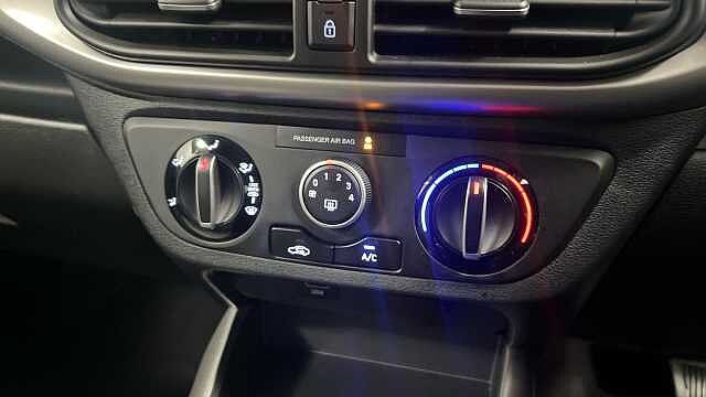 Hyundai I10 1.0 Premium Hatchback 5dr Petrol Auto Euro 6 (s/s) (67 ps) Dragon Red