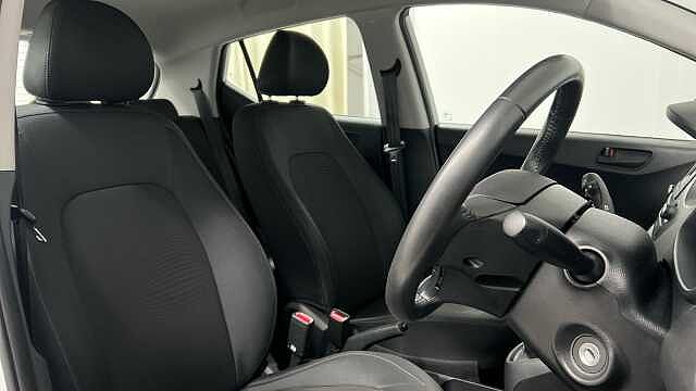 Hyundai i10 1.0 SE Hatchback 5dr Petrol Manual Euro 6 (67 ps)