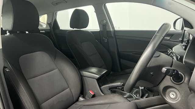 Hyundai TUCSON 1.6 GDi S Connect SUV 5dr Petrol Manual Euro 6 (s/s) (132 ps)