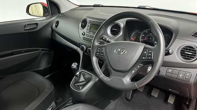 Hyundai i10 1.2 SE Hatchback 5dr Petrol Manual Euro 6 (87 ps)