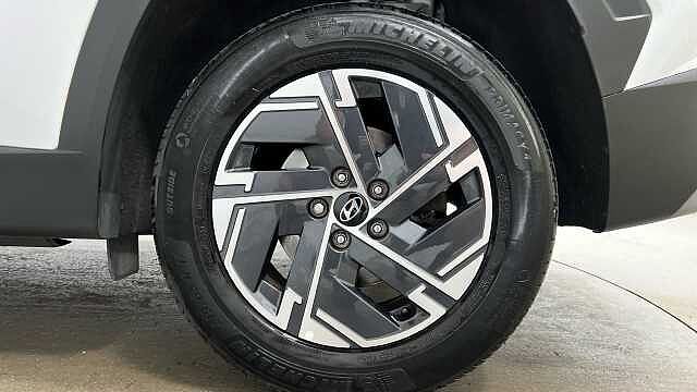 Hyundai TUCSON 1.6 T-GDi Advance SUV 5dr Petrol Manual Euro 6 (s/s) (160 ps) Atlas White